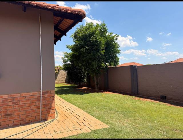 3 BEDROOM HOUSE FOR SALE IN WATERKLOOF EAST